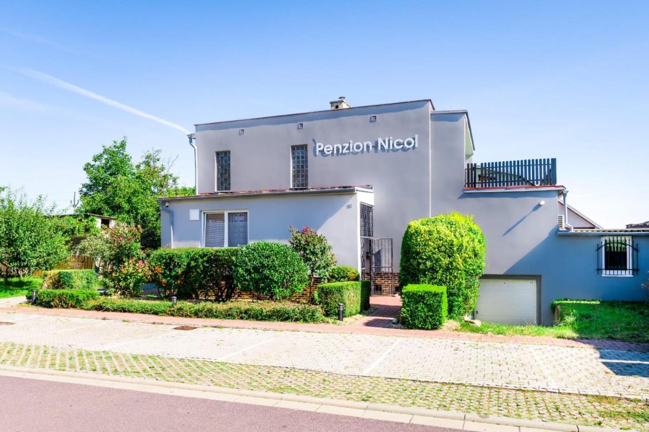 Penzion Nicol 兹诺伊莫 外观 照片